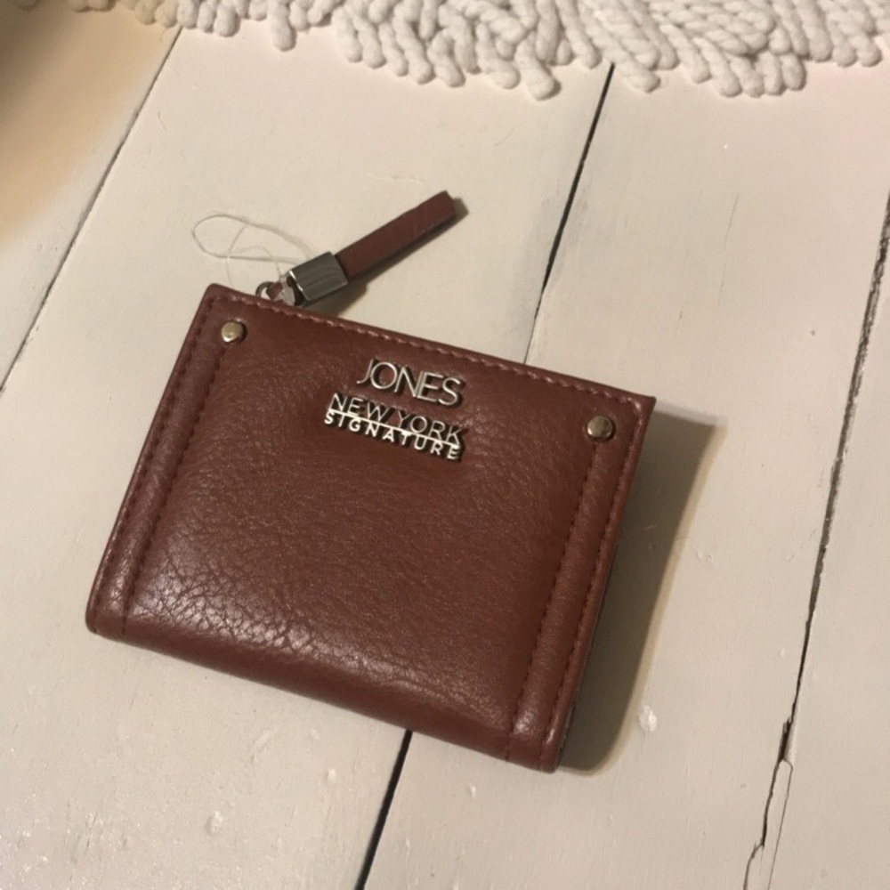 Jones NewYork Signature Wallet (Brown)